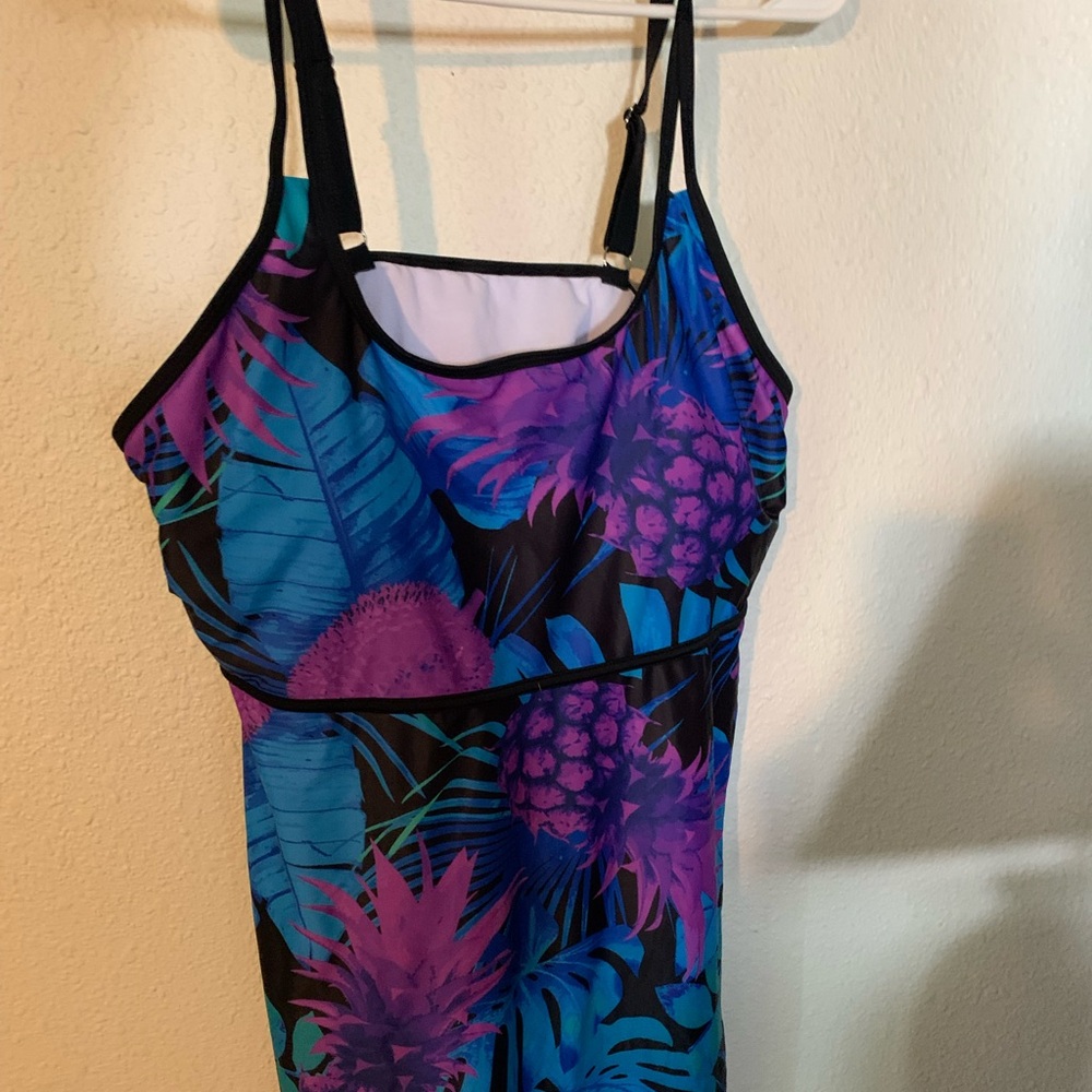 Bathing suit top.. 2XL no bottom..